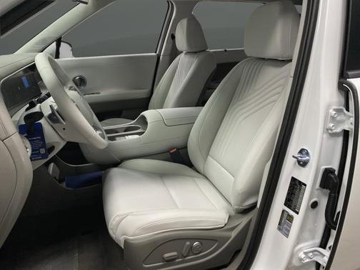 Creamy White Pearl 2026 Hyundai PALISADE SEL Premium 8P