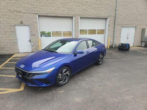 2024 Hyundai ELANTRA SEL