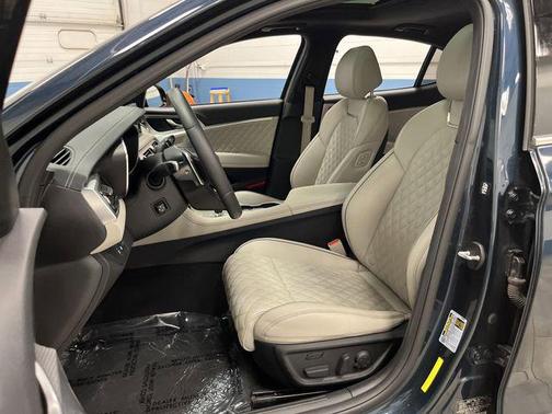 2022 Genesis G70 3.3T AWD