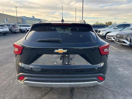 Mosaic Black Metallic 2024 Chevrolet Trax LT