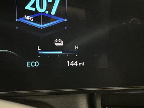 2025 Hyundai ELANTRA HEV SEL Sport