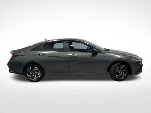 2025 Hyundai ELANTRA HEV SEL Sport