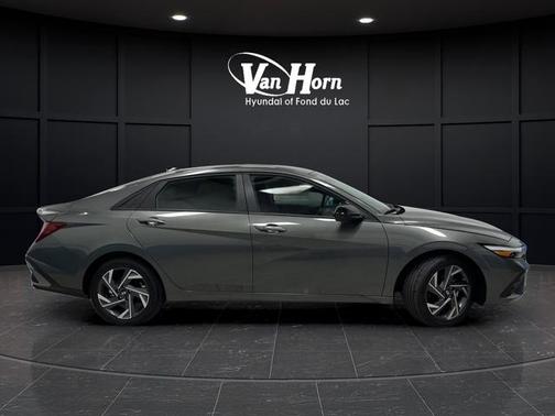 2025 Hyundai ELANTRA HEV SEL Sport