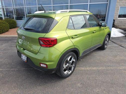 2023 Hyundai VENUE SEL