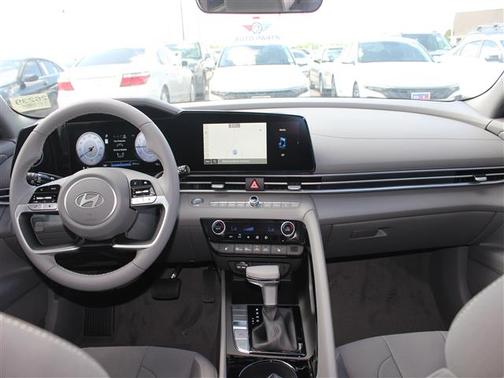 2025 Hyundai ELANTRA SEL