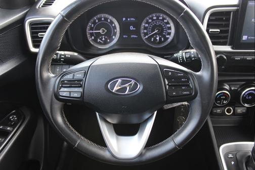 2022 Hyundai VENUE SEL