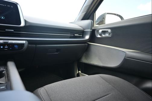 Onyx Black 2024 Hyundai IONIQ 6 SE