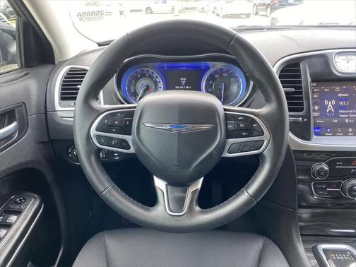 2021 Chrysler 300 Touring