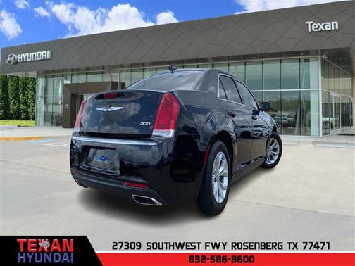 2021 Chrysler 300 Touring