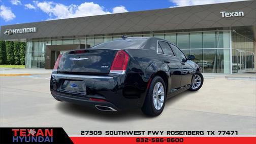 2021 Chrysler 300 Touring