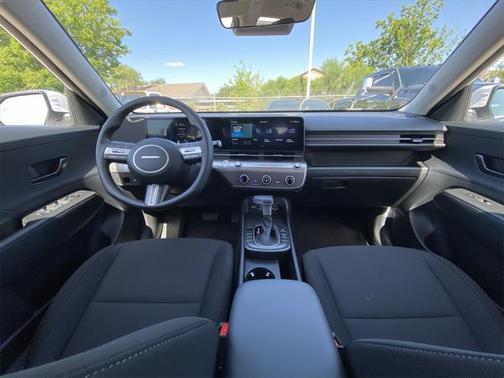 2025 Hyundai KONA SE