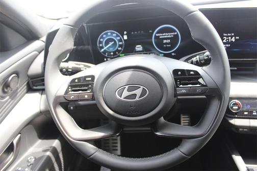 2025 Hyundai ELANTRA HEV SEL Sport