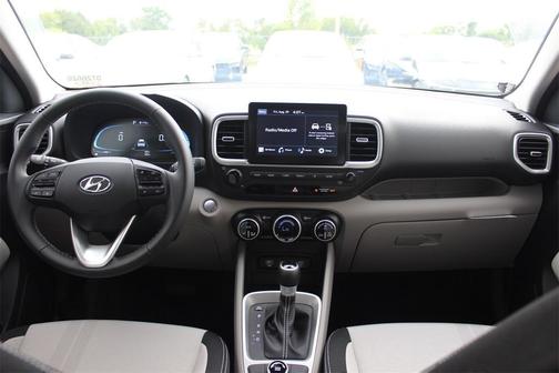 2025 Hyundai VENUE SEL