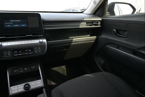 2025 Hyundai KONA SEL Convenience