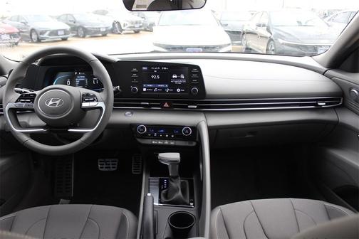 2025 Hyundai ELANTRA Sport