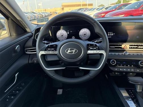 2025 Hyundai ELANTRA SEL