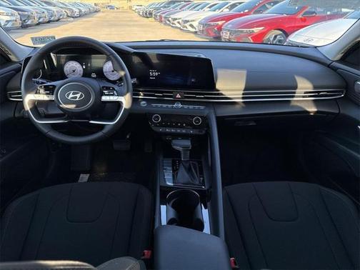 2025 Hyundai ELANTRA SEL