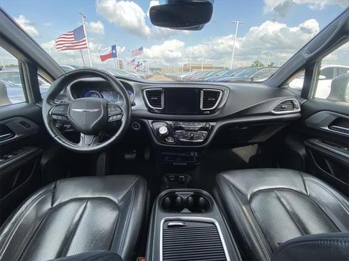 2020 Chrysler Pacifica Touring-L Plus