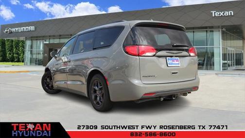2020 Chrysler Pacifica Touring-L Plus