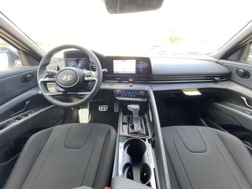 2025 Hyundai ELANTRA HEV SEL Sport