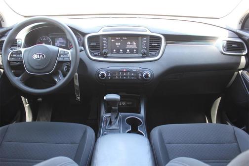 2020 Kia Sorento LX