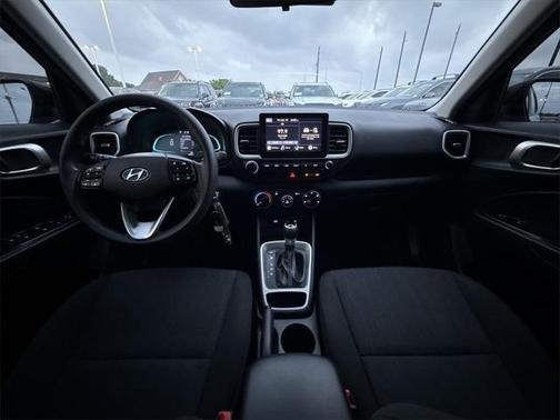 2023 Hyundai VENUE SE