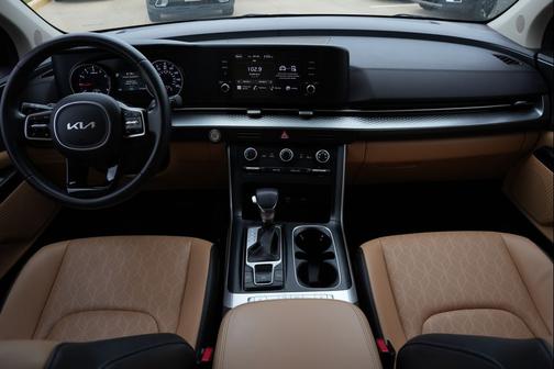 2024 Kia Carnival LX
