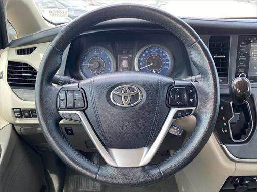 2020 Toyota Sienna XLE Premium