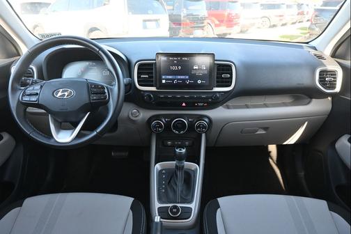 2024 Hyundai VENUE SEL