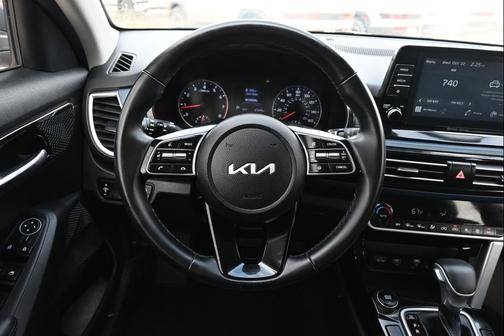 2023 Kia Seltos S
