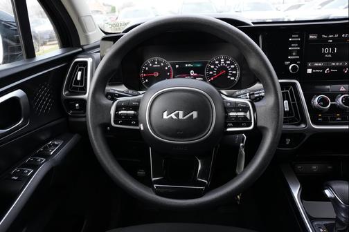 2023 Kia Sorento LX