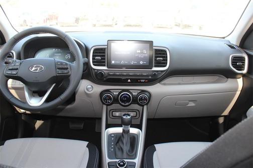 2025 Hyundai VENUE SEL