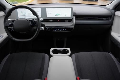 2023 Hyundai IONIQ 5 SE