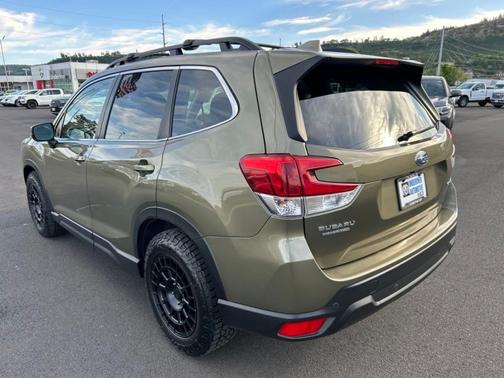 Autumn Green Metallic 2023 Subaru Forester Limited