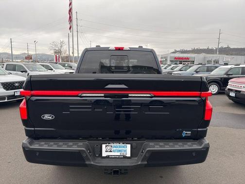 2025 Ford F-150 Lightning LARIAT