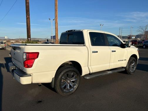 2019 Nissan Titan SL