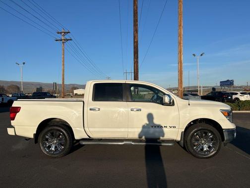 2019 Nissan Titan SL