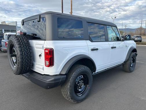 Oxford White 2026 Ford Bronco Big Bend