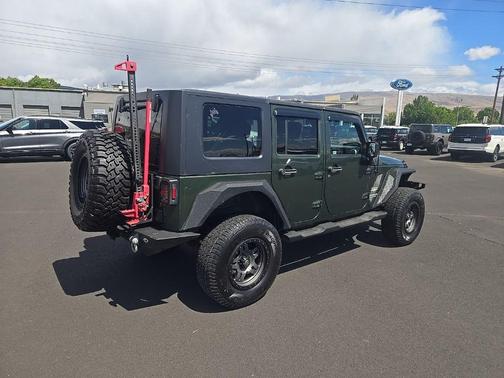 Jeep Green Clearcoat Metallic 2009 Jeep Wrangler Unlimited Sahara