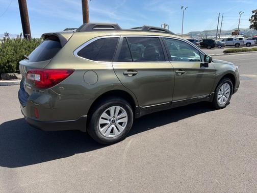 Wilderness Green Metallic 2015 Subaru Outback 2.5i Premium