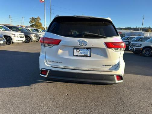 2018 Toyota Highlander LIMITED