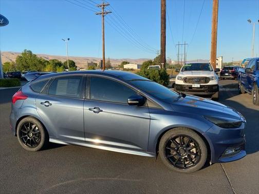 2018 Ford Focus ST Base