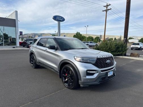 Silver 2021 Ford Explorer ST
