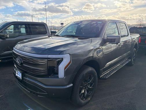 2025 Ford F-150 Lightning LARIAT