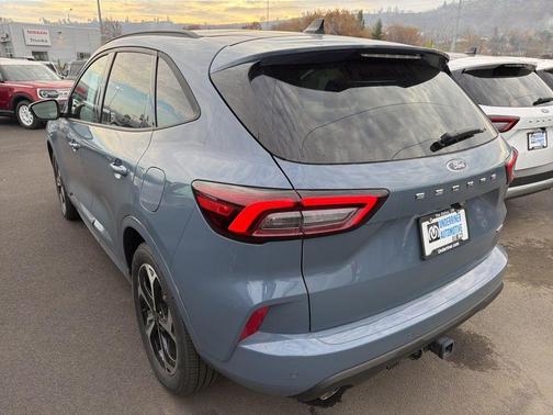 2025 Ford Escape ST-Line Elite