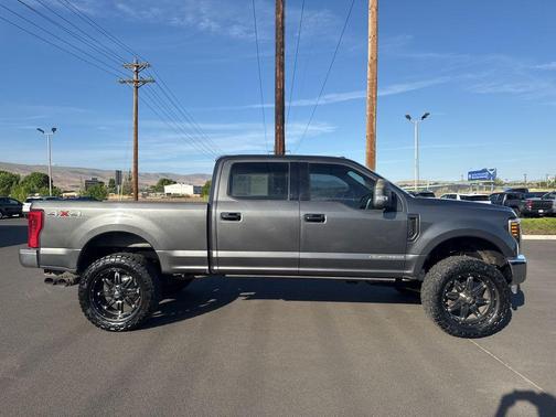 Magnetic Metallic 2019 Ford F-250 XLT