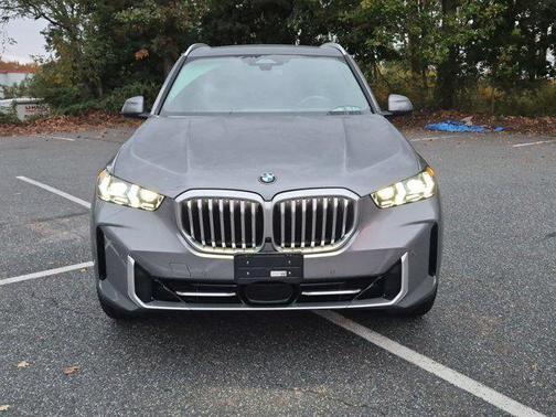 Skyscraper Grey Metallic 2025 BMW X5 xDrive40i