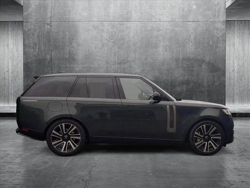 2023 Land Rover Range Rover P530 SE