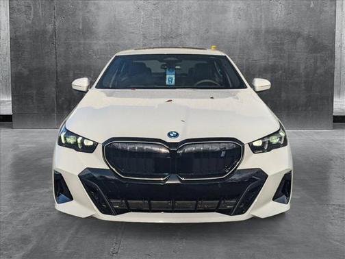 2025 BMW i5 xDrive40