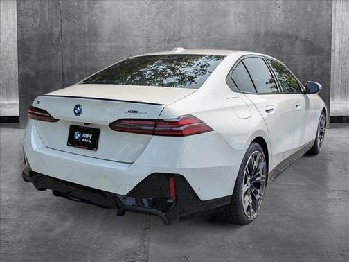 2025 BMW i5 xDrive40